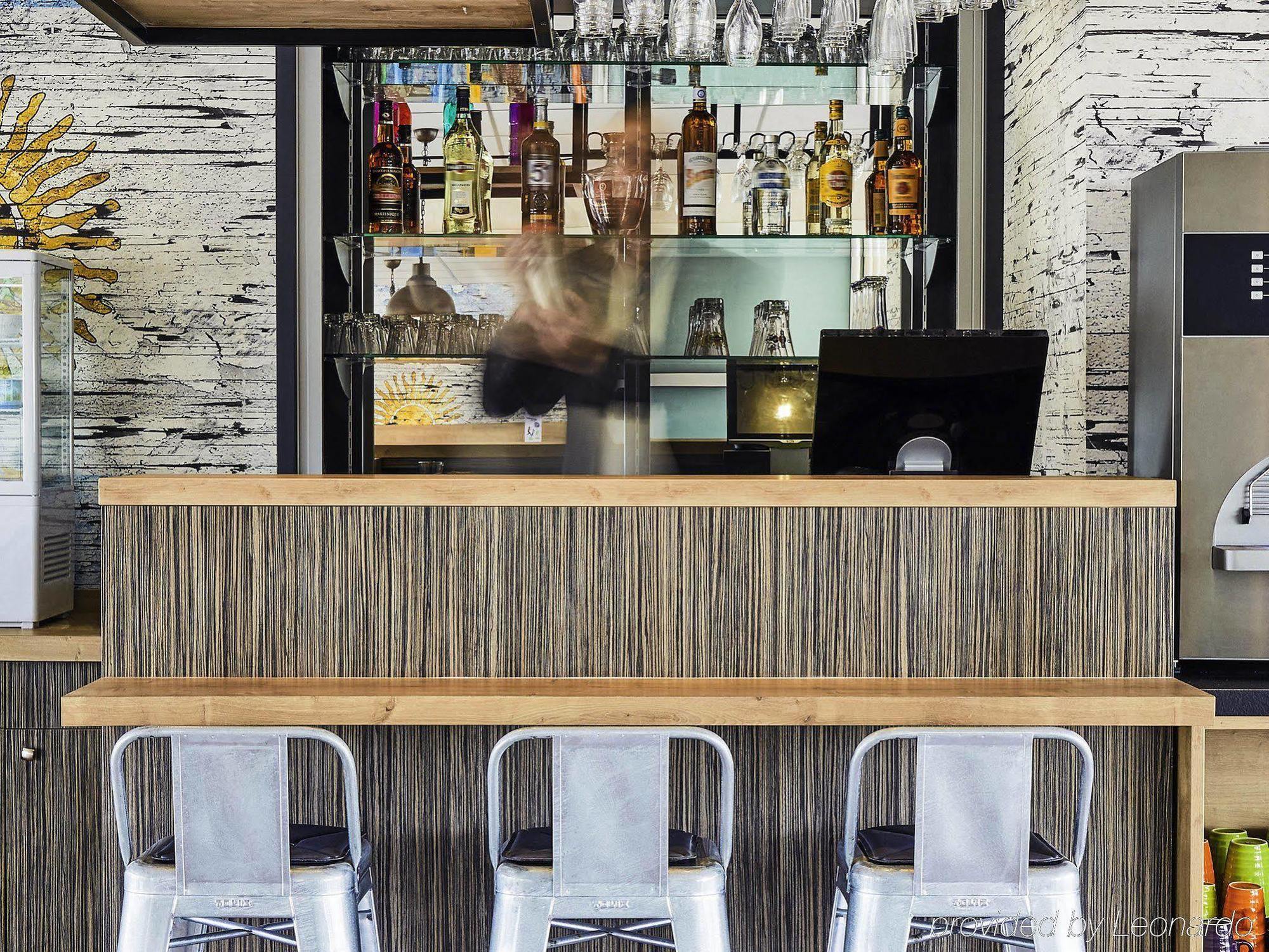 Ibis Styles Hyeres Rooftop & Spa Εστιατόριο φωτογραφία